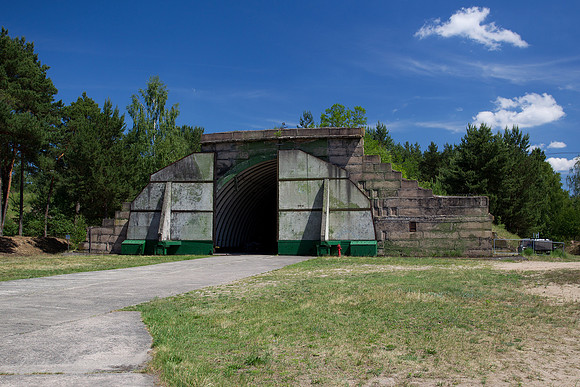 Russian style Hardened Aircraft Shelter (HAS)